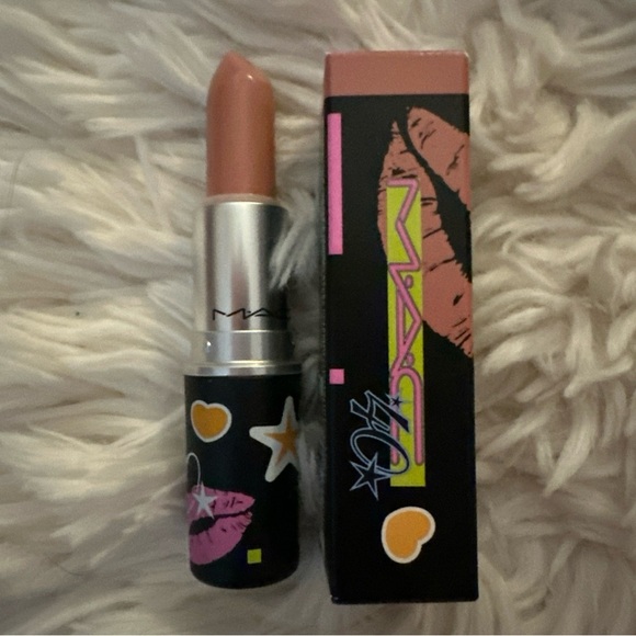 Rare / MAC Cosmetics 40 year’s anniversary Soft Beige Fleshpot Lipstick - Picture 1 of 5